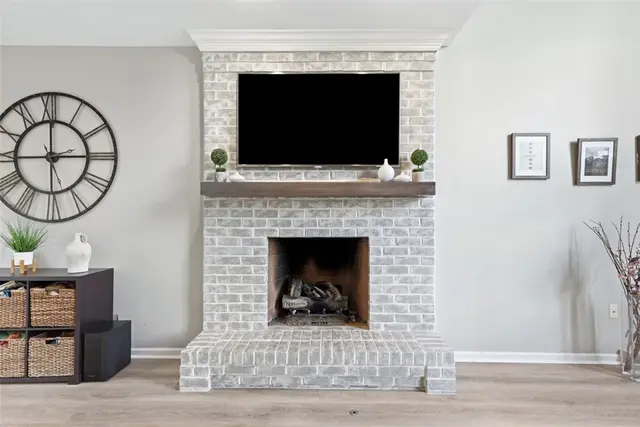702 Rustic Ridge Dr gallery image 20