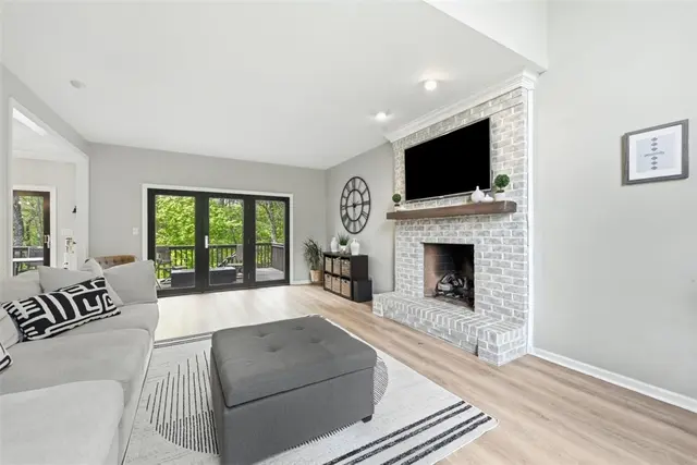 702 Rustic Ridge Dr gallery image 29
