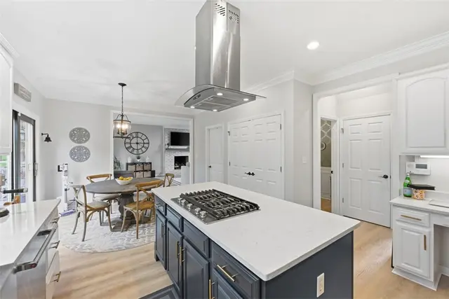 702 Rustic Ridge Dr gallery image 35