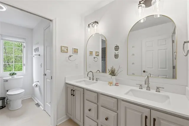 702 Rustic Ridge Dr gallery image 38