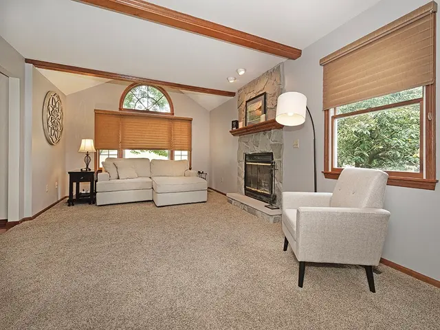 7022 Franklin Rd gallery image 4