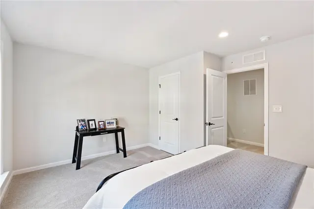 703 England Rd gallery image 14