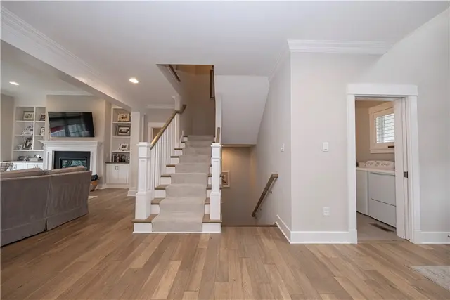 703 Ivy gallery image 13