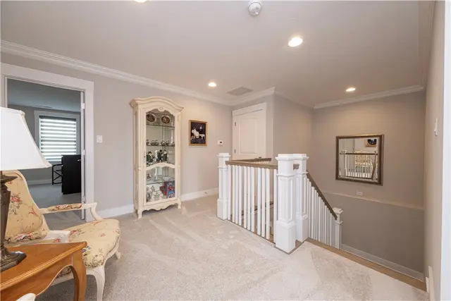703 Ivy gallery image 16