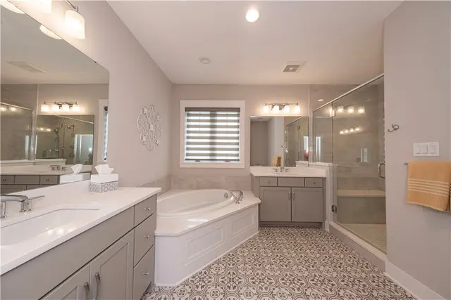 703 Ivy gallery image 17
