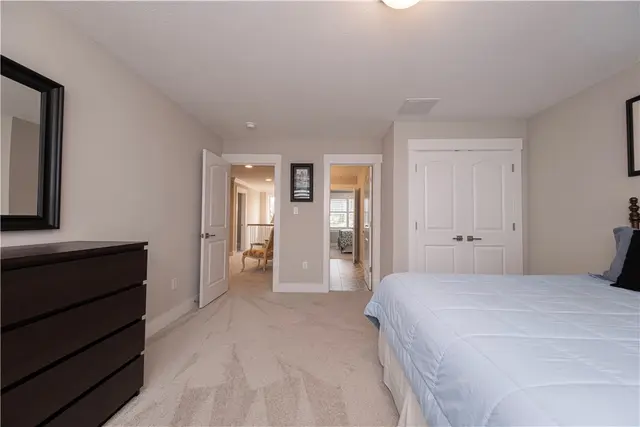 703 Ivy gallery image 27