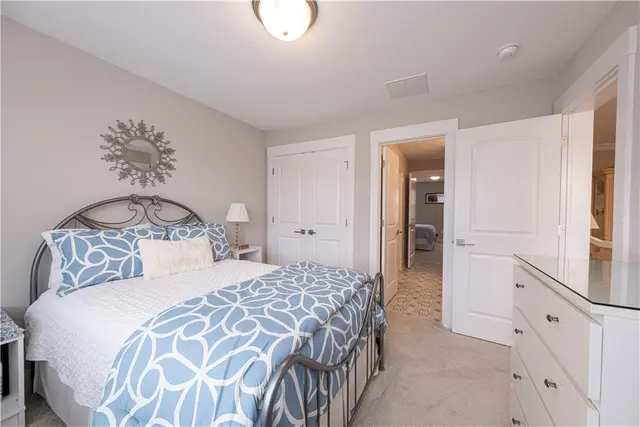 703 Ivy gallery image 32