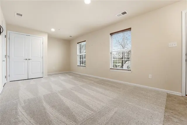 703 Shelley Lane gallery image 8
