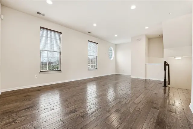 703 Shelley Lane gallery image 11