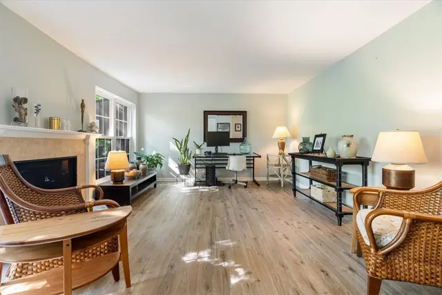 703 Timber Ln gallery image 9