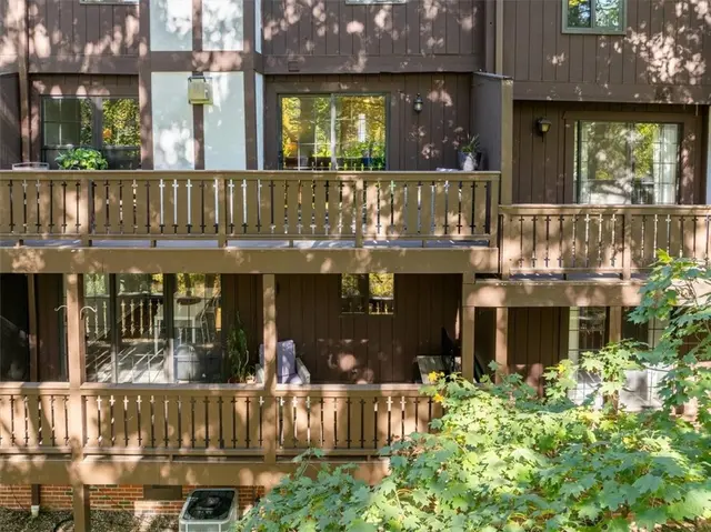 703 Timber Ln gallery image 16