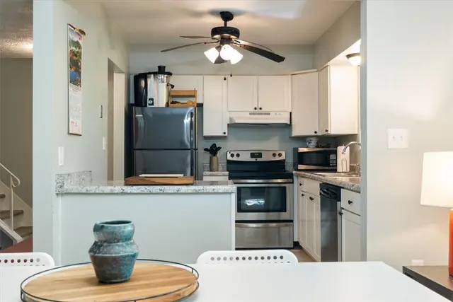 703 Timber Ln gallery image 18