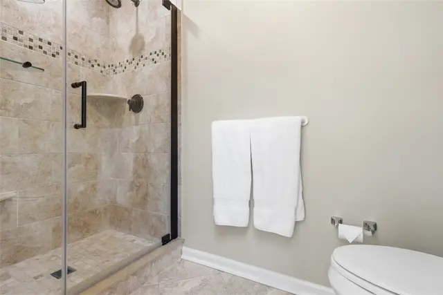 703 Willowcrest Dr gallery image 7