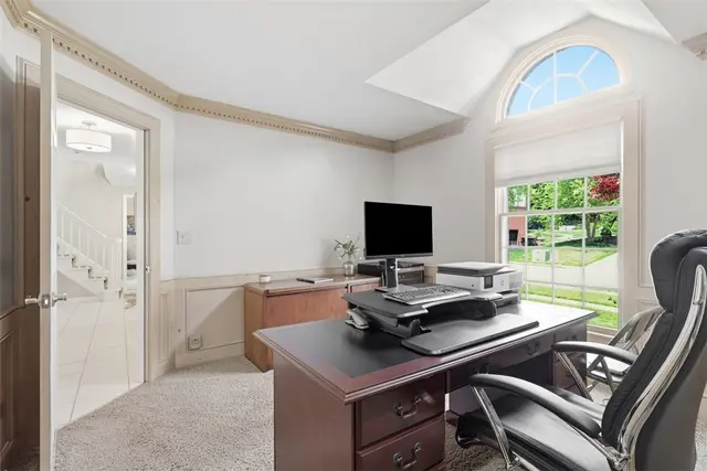 703 Willowcrest Dr gallery image 10