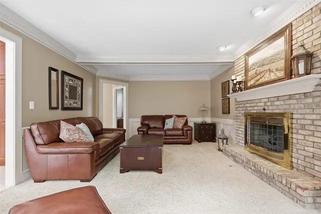 703 Willowcrest Dr gallery image 16