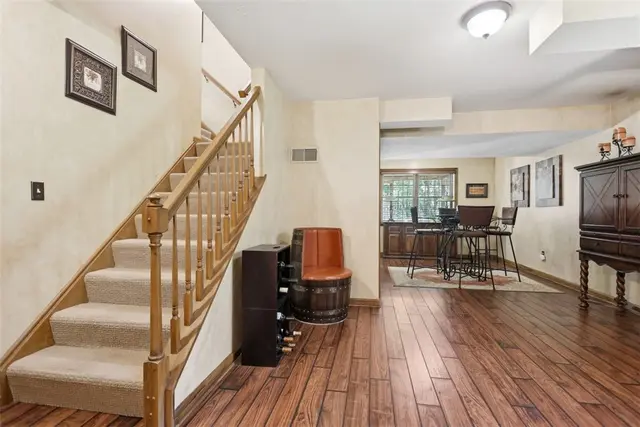 703 Willowcrest Dr gallery image 24