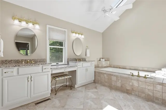 703 Willowcrest Dr gallery image 26