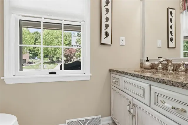 703 Willowcrest Dr gallery image 40