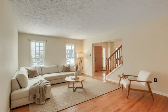 704 Helen Court gallery image 2