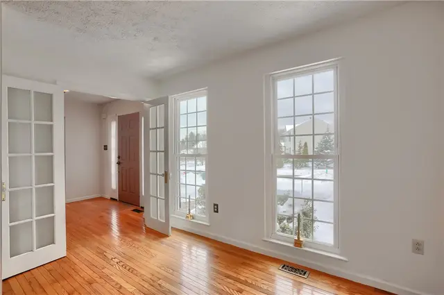 704 Helen Court gallery image 11