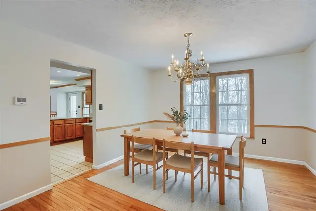 704 Helen Court gallery image 12