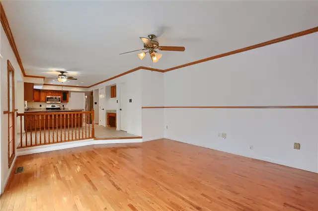 704 Helen Court gallery image 18