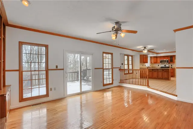 704 Helen Court gallery image 19