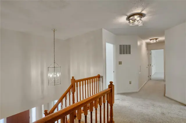 704 Helen Court gallery image 21