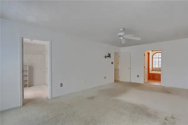 704 Helen Court gallery image 23