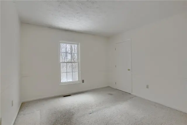 704 Helen Court gallery image 30