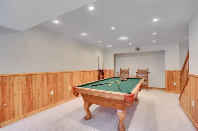 704 Helen Court gallery image 33