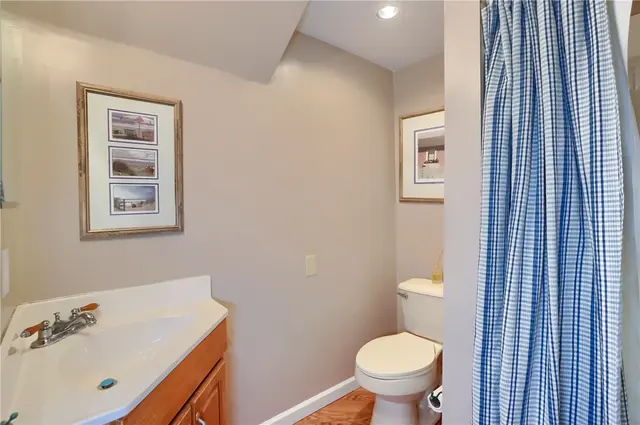 704 Helen Court gallery image 37
