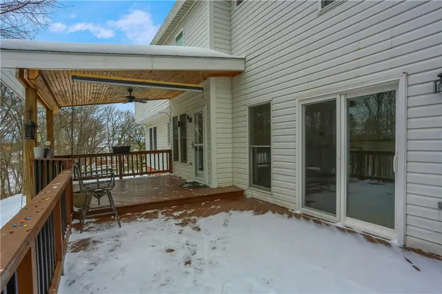 704 Helen Court gallery image 41
