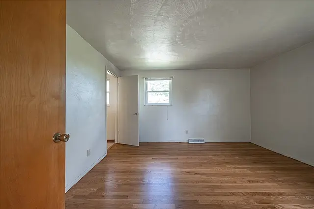 704 LIMESTONE DRIVE gallery image 11