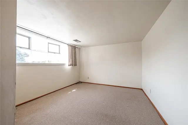 704 LIMESTONE DRIVE gallery image 13