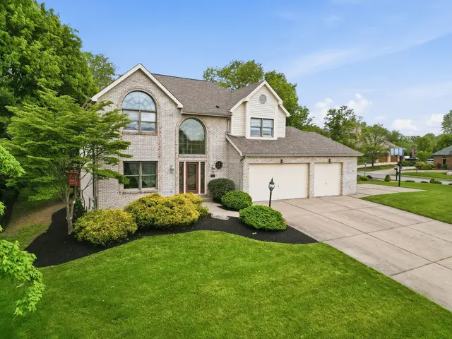 7045 Bennington Woods Dr gallery image 16