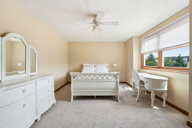 7045 Bennington Woods Dr gallery image 23