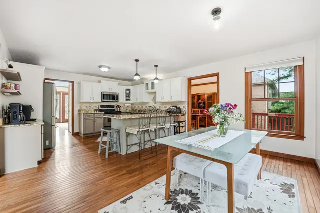 7045 Bennington Woods Dr gallery image 27