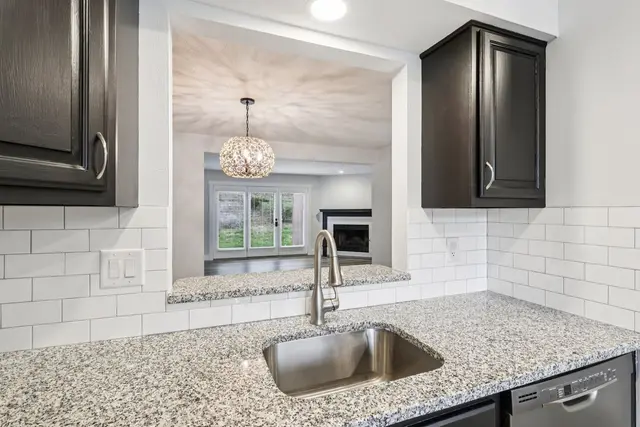 705 Forest Edge COURT gallery image 6