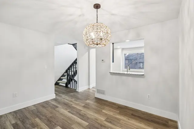 705 Forest Edge COURT gallery image 11