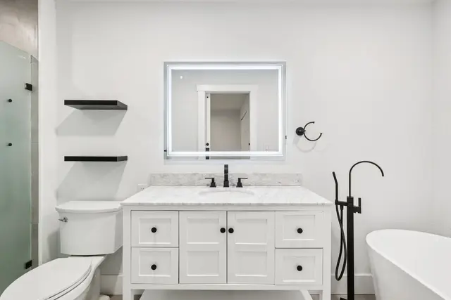 705 Forest Edge COURT gallery image 13