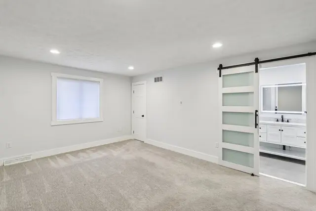 705 Forest Edge COURT gallery image 14
