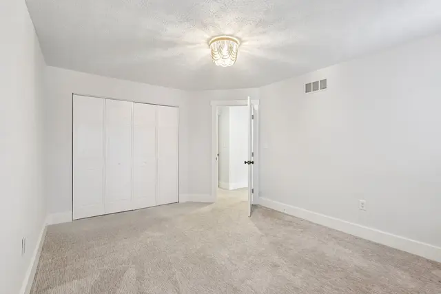 705 Forest Edge COURT gallery image 15