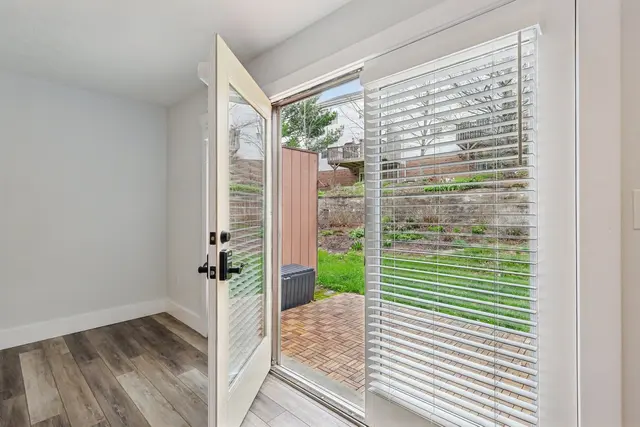 705 Forest Edge COURT gallery image 16