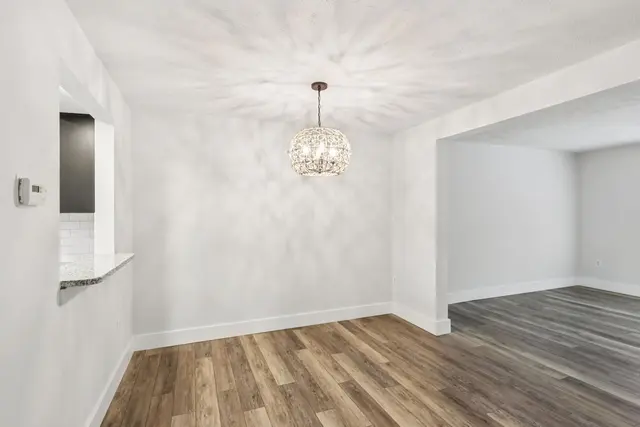 705 Forest Edge COURT gallery image 22