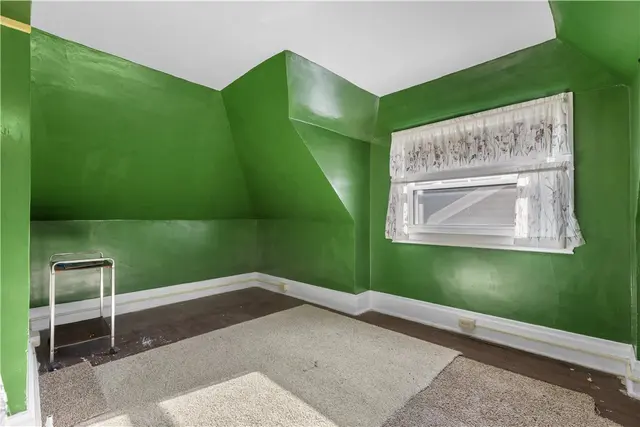 706 Nevin gallery image 5