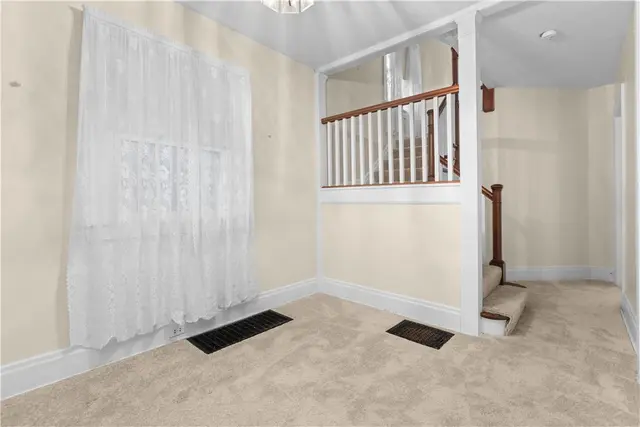 706 Nevin gallery image 7