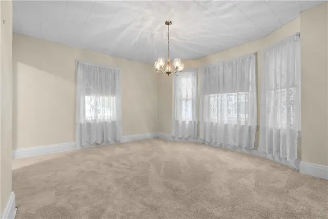 706 Nevin gallery image 8