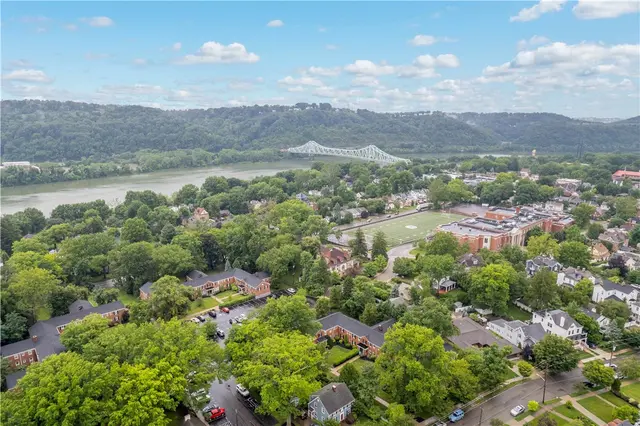 706 Nevin gallery image 9