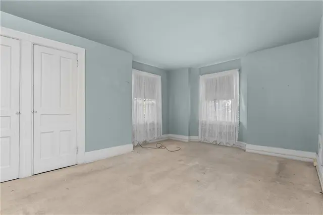 706 Nevin gallery image 10